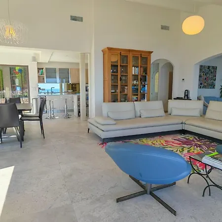 Exceptional See-view Heart Of The Esterel Villa